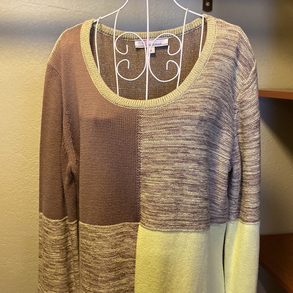 Pistachio & Brown Colorblock Sweater - Picture 2 of 8